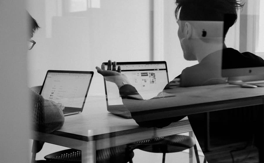 Should I Hire an Agency or Freelancer for Web Design? Honest Tradeoffs - Rocket Web Designer